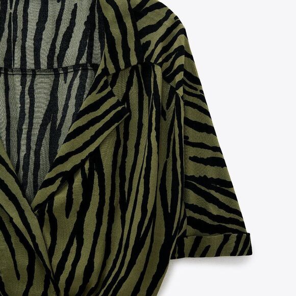 ZARA Animal Print Playsuit in Green (XS) - Picture 4 of 7